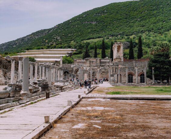 Antik Kent Meraklılarına: 2025 Yazında Ziyaret Edilebilecek En Etkileyici Yerler