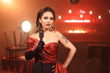 İPEK ÖRS: ARABESK ŞARKI YORUMLAMAK BİR AYRICALIKTIR