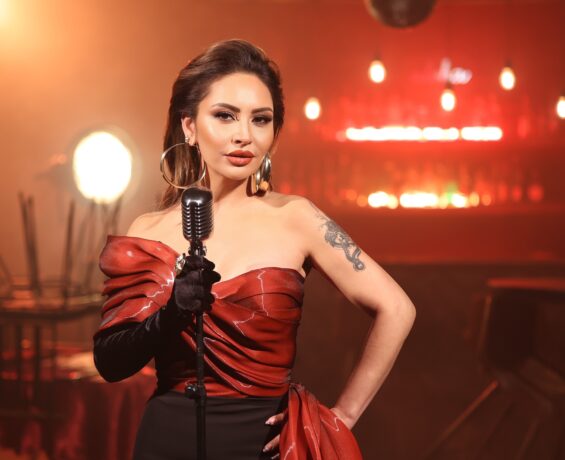 İPEK ÖRS: ARABESK ŞARKI YORUMLAMAK BİR AYRICALIKTIR