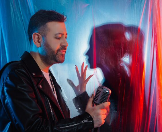 MURAT BALKAN: ŞARKIMDA POPÜLER KÜLTÜRE RUHUMU KATTIM